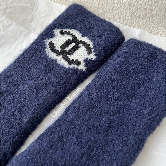 Auth Chanel Classic CC Logo Dark Navy Wool Knit Fingerless Gloves - Excellent - Picture 2 of 9